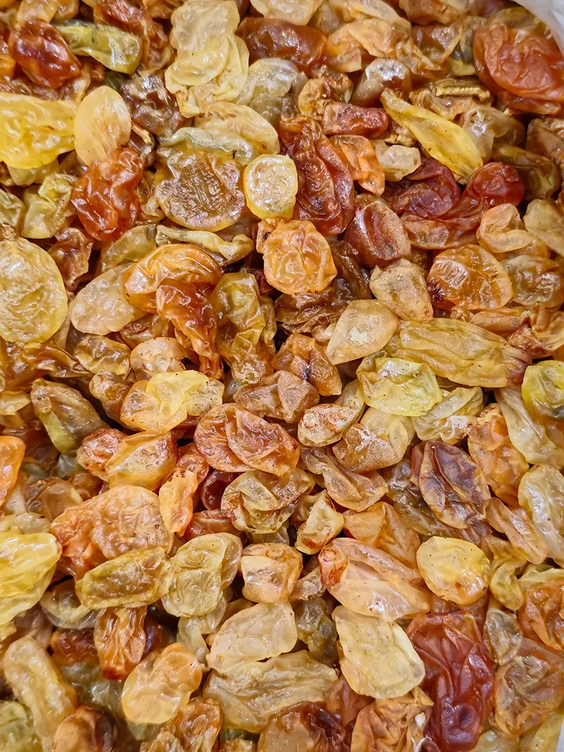 Golden_raisins